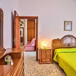 Apartment With 4 Bedrooms In Amalfi
