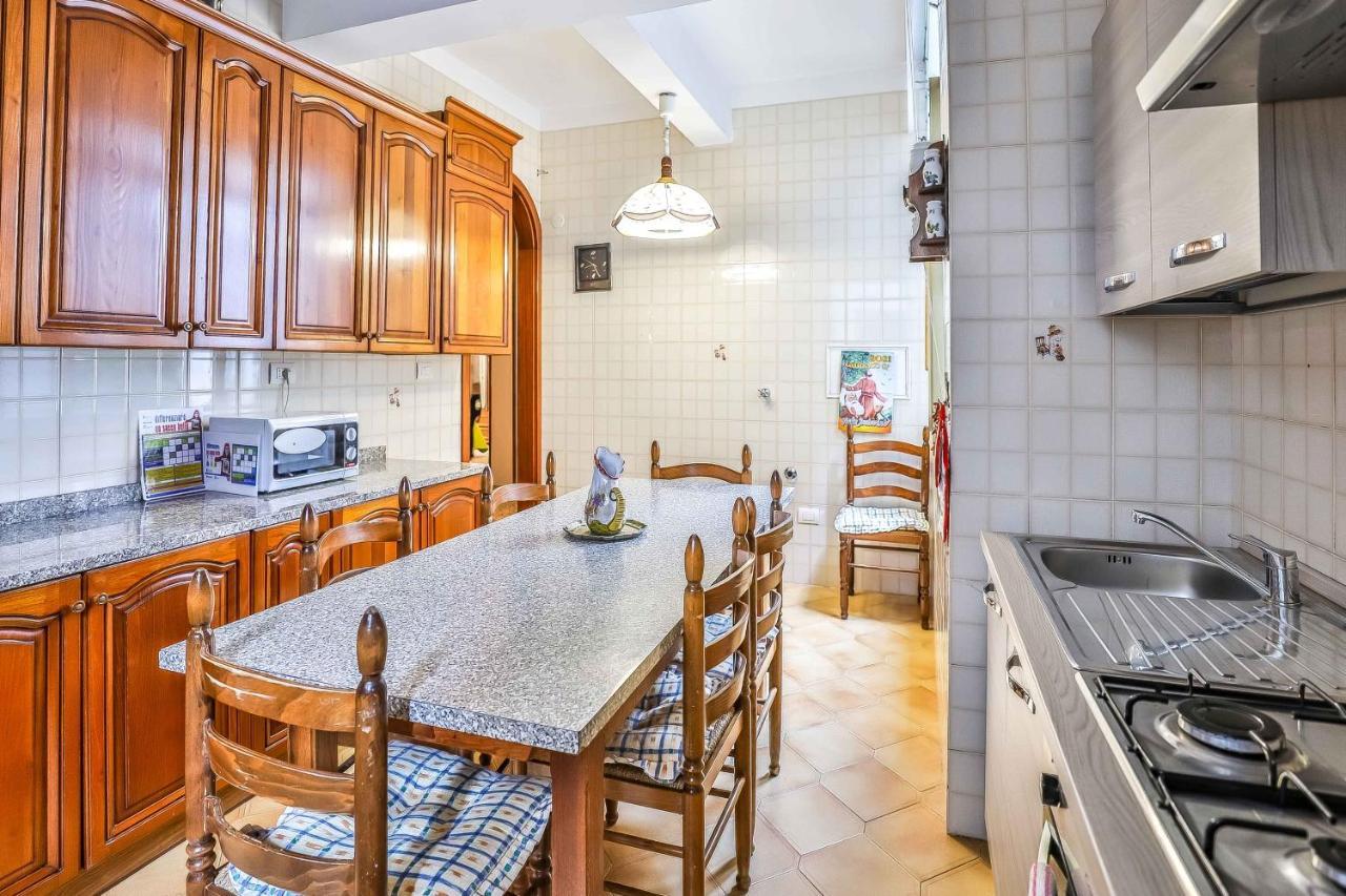 With 4 Bedrooms In Amalfi