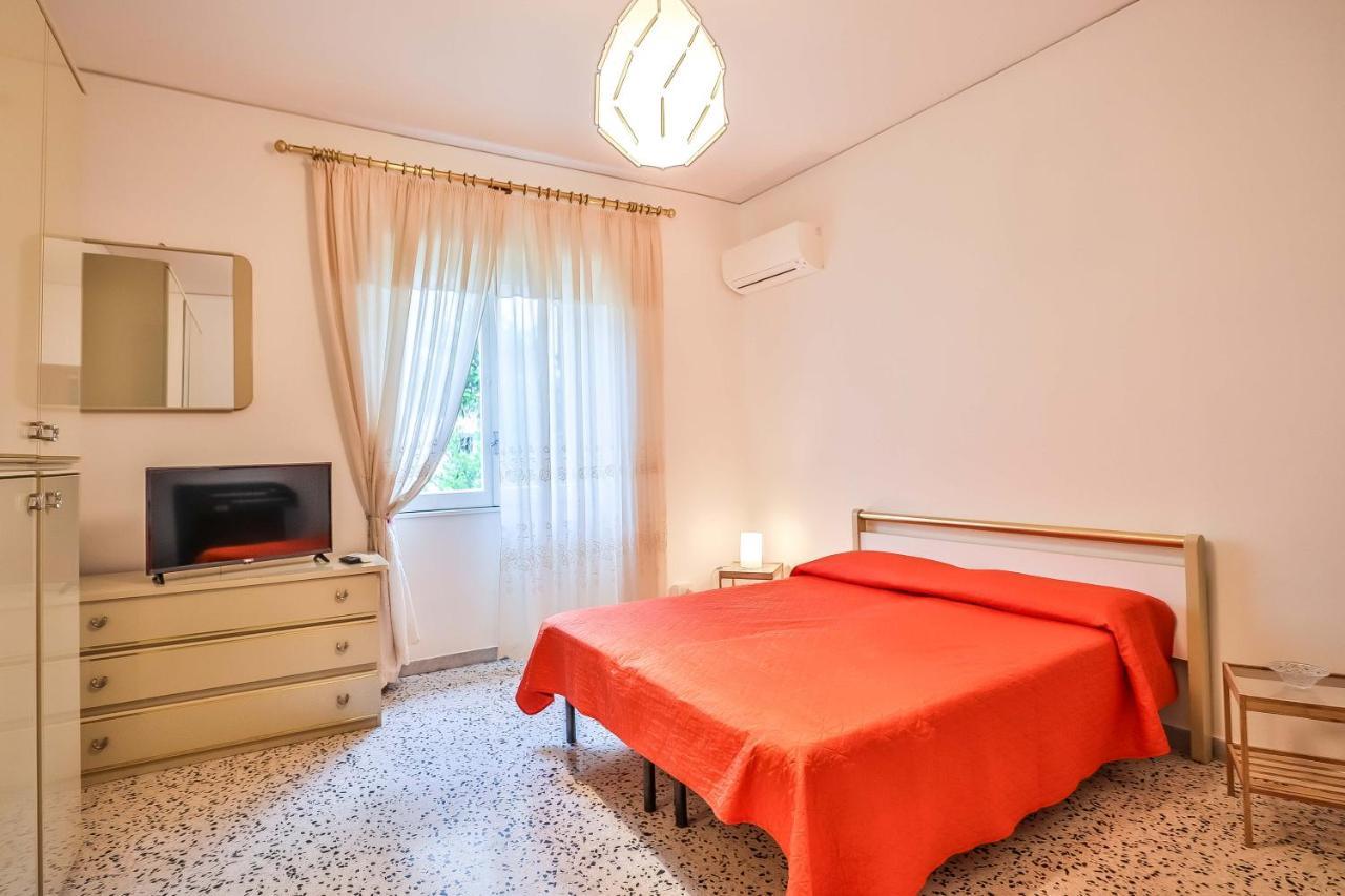With 4 Bedrooms In