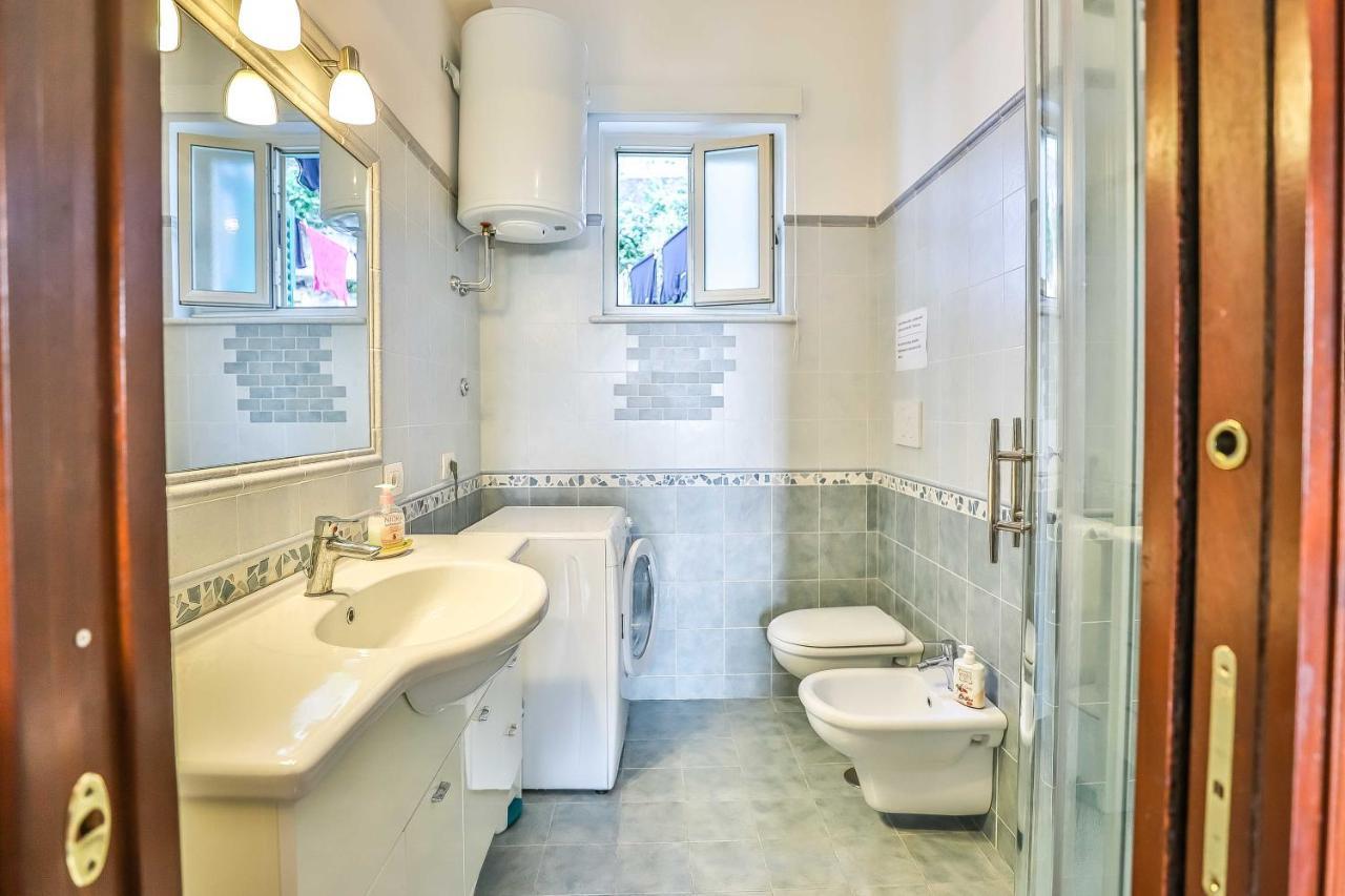With 4 Bedrooms In Appartamento
