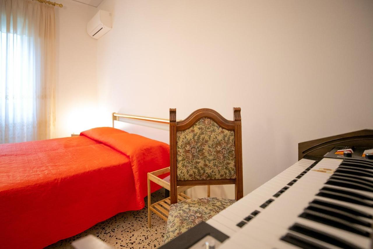 With 4 Bedrooms In Appartamento Amalfi