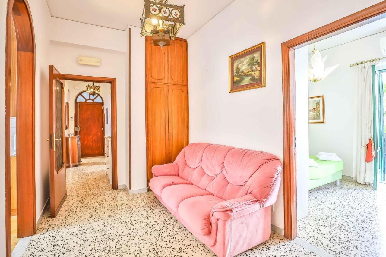 With 4 Bedrooms In