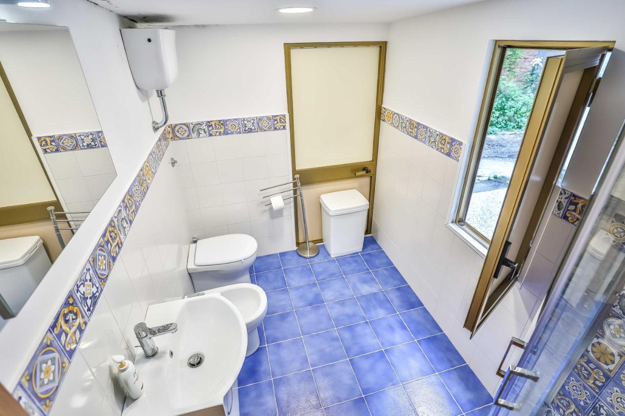 Appartamento With 4 Bedrooms In Amalfi