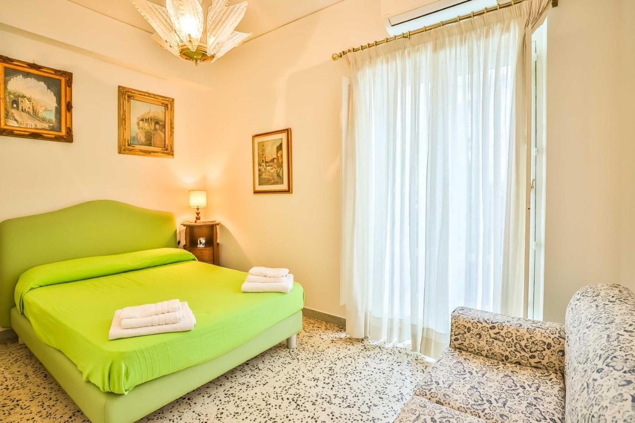 With 4 Bedrooms In Amalfi